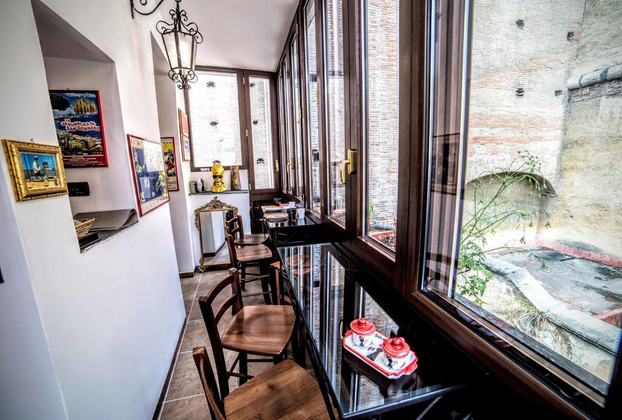 San Gennaro Couette-café Naples
